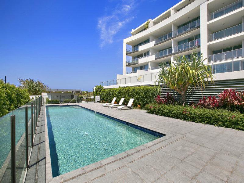 Photo - 205/2 East Quay Drive, Biggera Waters QLD 4216 - Image 12
