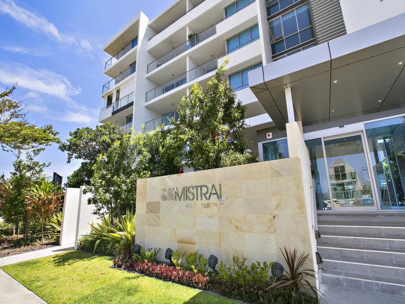 Photo - 205/2 East Quay Drive, Biggera Waters QLD 4216 - Image 15