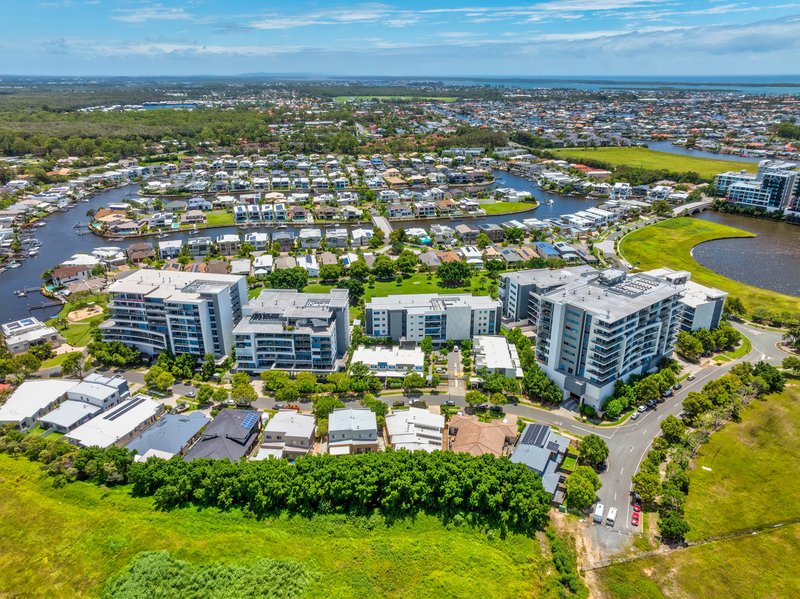 Photo - 205/2 East Quay Drive, Biggera Waters QLD 4216 - Image 16