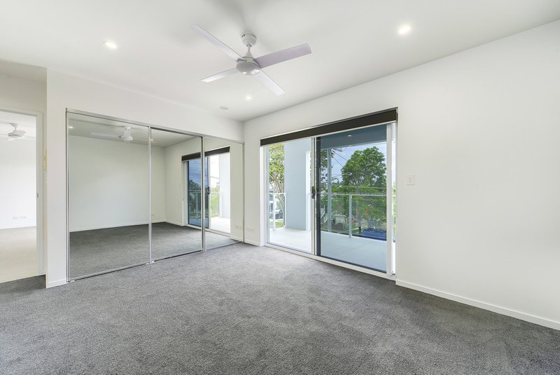 Photo - 205/22 Arthur Street, Woody Point QLD 4019 - Image 6