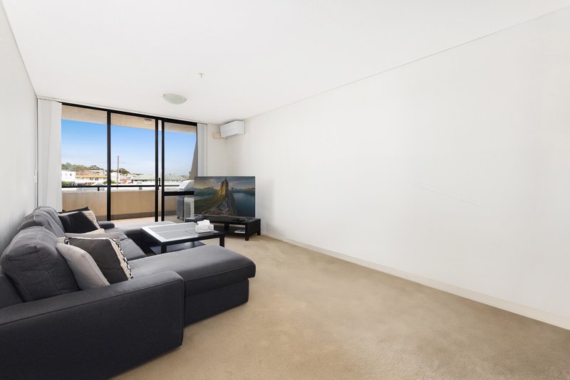 Photo - 205/25-29 Hunter Street, Hornsby NSW 2077 - Image 2