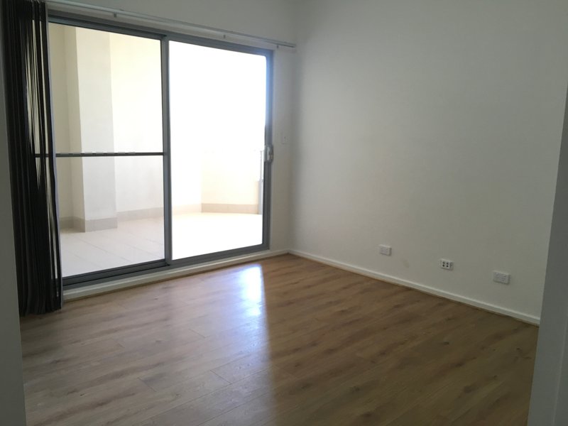 Photo - 205/27-29 Metro Parade, Mawson Lakes SA 5095 - Image 4