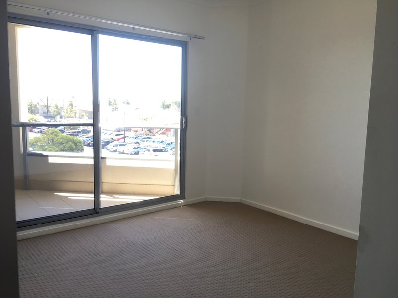 Photo - 205/27-29 Metro Parade, Mawson Lakes SA 5095 - Image 6