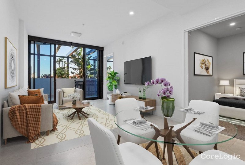 Photo - 205/28-30 Second Avenue, Broadbeach QLD 4218 - Image 1