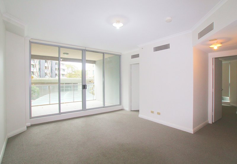 Photo - 205/2A Help Street, Chatswood NSW 2067 - Image 2