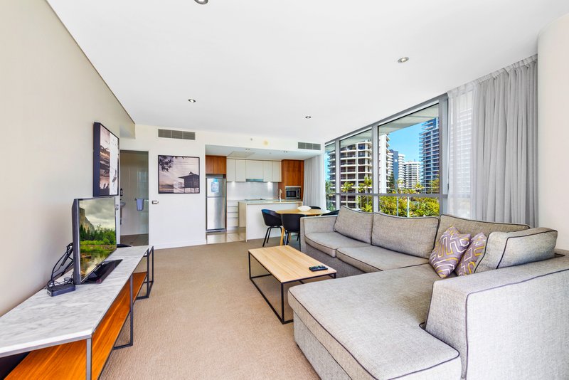 Photo - 205/3018 Surfers Paradise Boulevard, Surfers Paradise QLD 4217 - Image 4