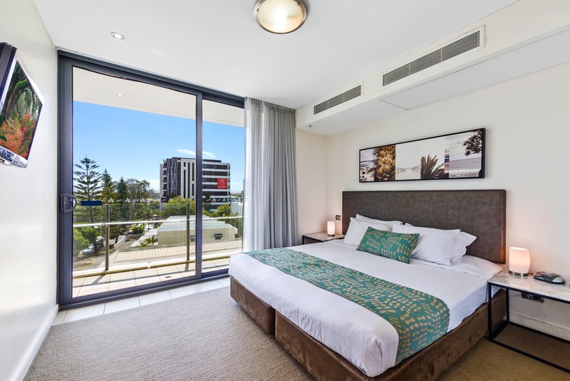 Photo - 205/3018 Surfers Paradise Boulevard, Surfers Paradise QLD 4217 - Image 8