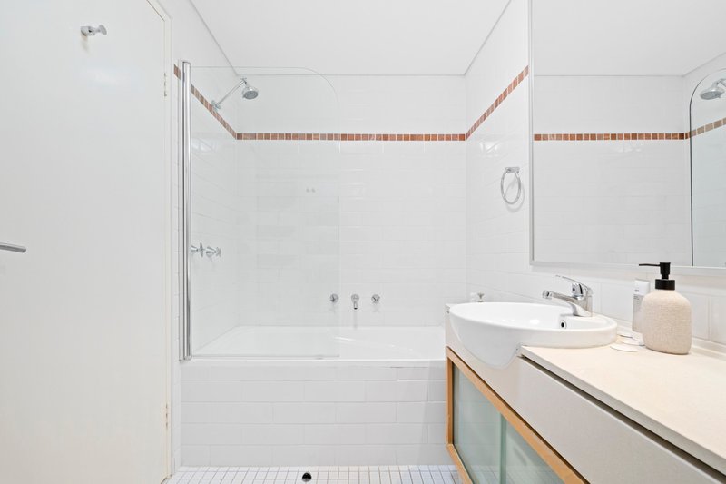 Photo - 205/5 Stromboli Strait , Wentworth Point NSW 2127 - Image 10