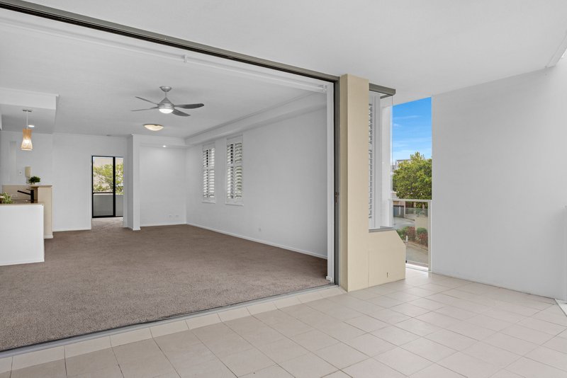 Photo - 205/50 Riverwalk Avenue, Robina QLD 4226 - Image 5