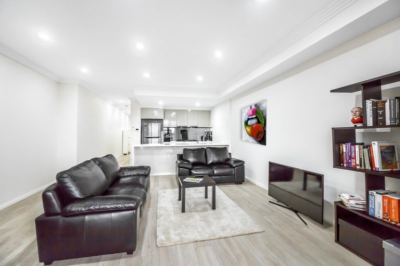 Photo - 205/7-11 Derowie Avenue, Homebush NSW 2140 - Image 3