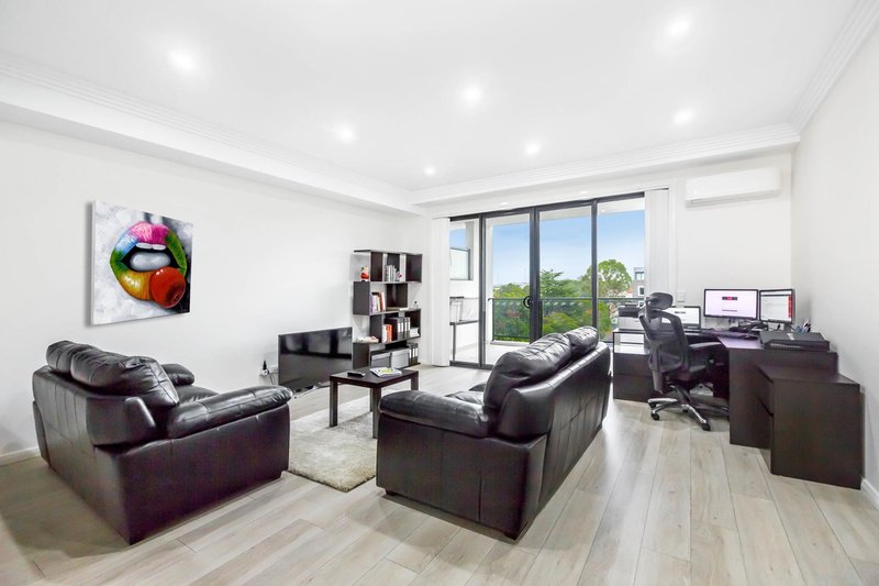 Photo - 205/7-11 Derowie Avenue, Homebush NSW 2140 - Image 4