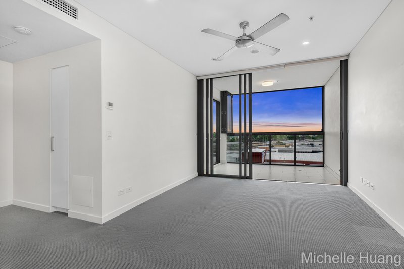 Photo - 2057/16 Hamilton Place, Bowen Hills QLD 4006 - Image 2