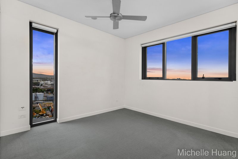 Photo - 2057/16 Hamilton Place, Bowen Hills QLD 4006 - Image 4