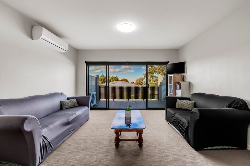 Photo - 205/78 Epping Road, Epping VIC 3076 - Image 3