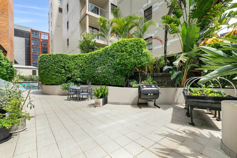 Photo - 205/9 William Street, North Sydney NSW 2060 - Image 7