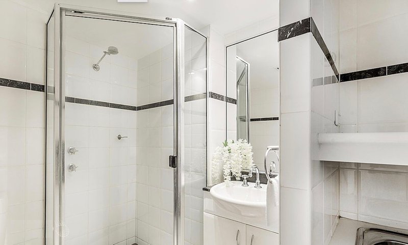 Photo - 205/9 William Street, North Sydney NSW 2060 - Image 8