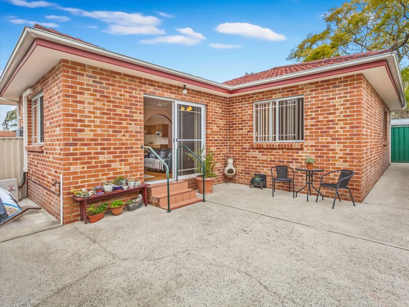 Photo - 205a Oak Road, Kirrawee NSW 2232 - Image 8