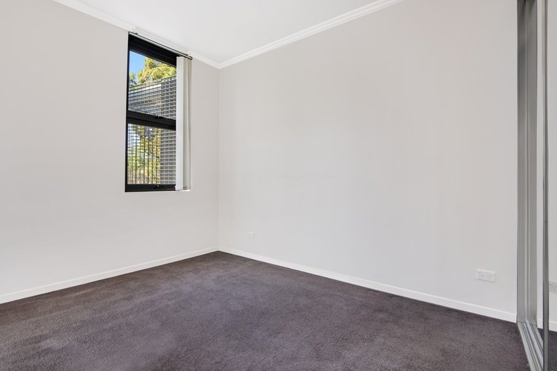 Photo - 205B/2-4 Darley Street, Forestville NSW 2087 - Image 5