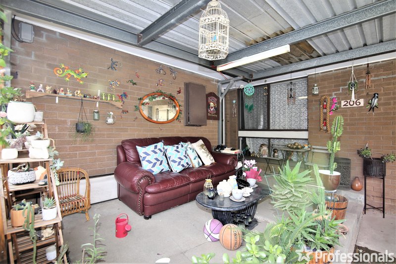 Photo - 206 Alfrieda Street, St Albans VIC 3021 - Image 4