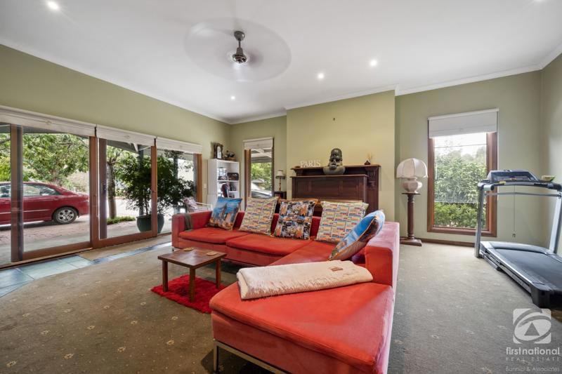 Photo - 206 Alma Road, Beechworth VIC 3747 - Image 7