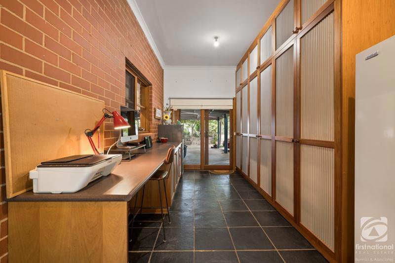 Photo - 206 Alma Road, Beechworth VIC 3747 - Image 8