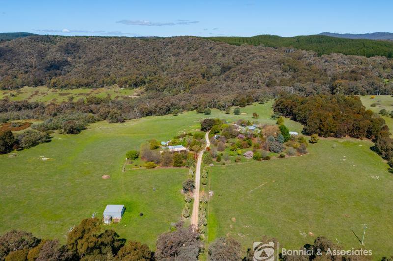 Photo - 206 Alma Road, Beechworth VIC 3747 - Image 26