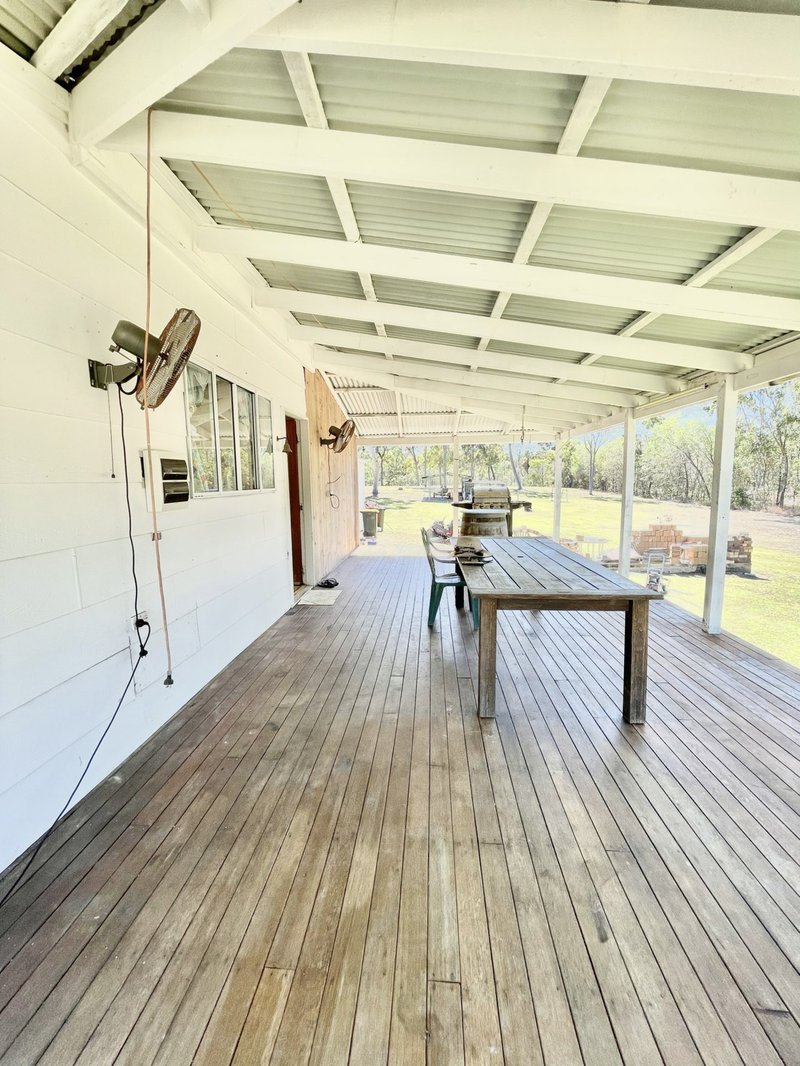 Photo - 206 Bells Road, Rodds Bay QLD 4678 - Image 2