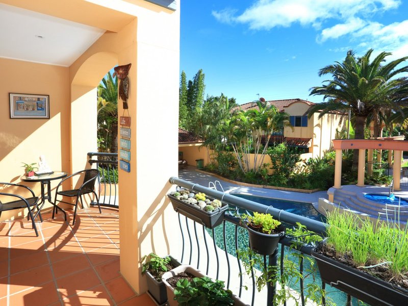 Photo - 206 Cheltenham Drive, Robina QLD 4226 - Image 1