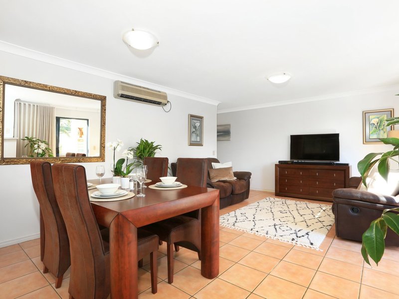 Photo - 206 Cheltenham Drive, Robina QLD 4226 - Image 10