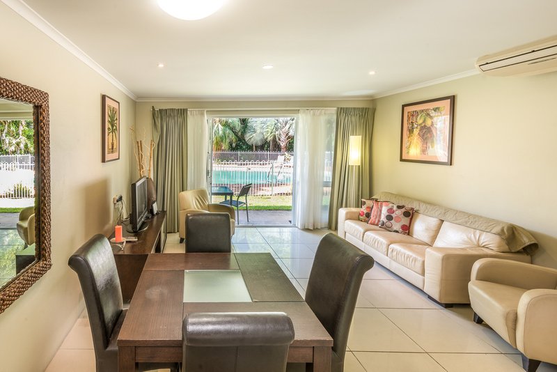 Photo - 206 Coral Coast Drive, Palm Cove QLD 4879 - Image 2