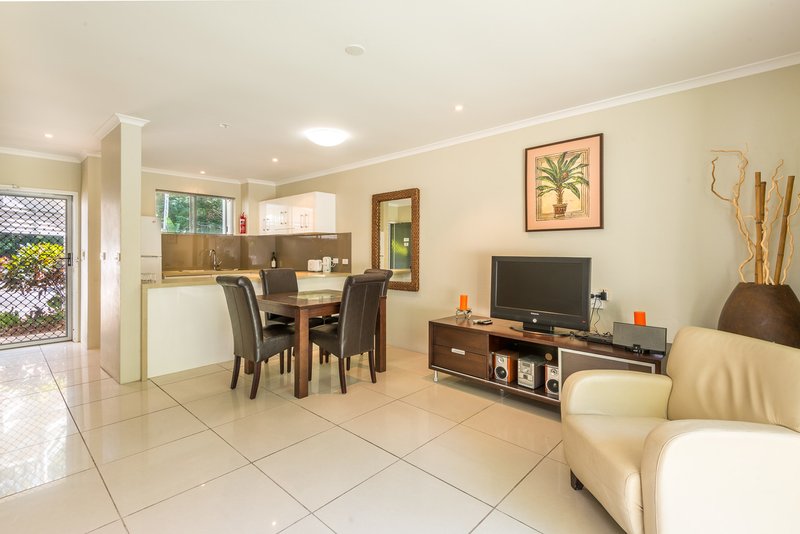 Photo - 206 Coral Coast Drive, Palm Cove QLD 4879 - Image 3