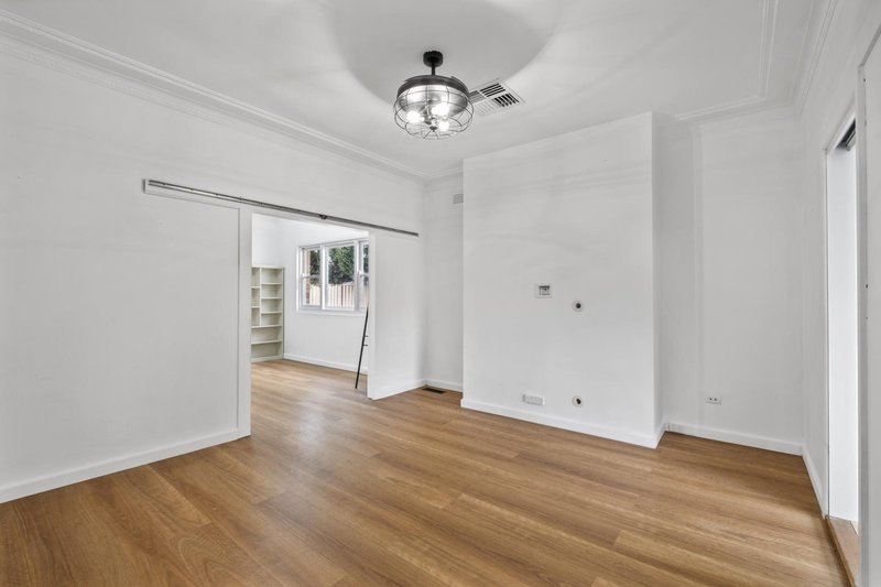 Photo - 206 Eaglehawk Road, Long Gully VIC 3550 - Image 3
