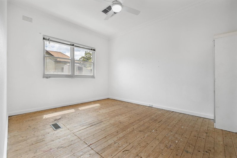 Photo - 206 Eaglehawk Road, Long Gully VIC 3550 - Image 7