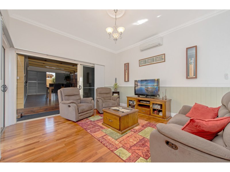 Photo - 206 South Street, South Toowoomba QLD 4350 - Image 11