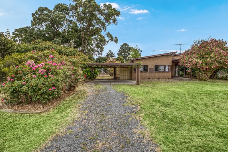 Photo - 206 Toomuc Valley Road, Pakenham VIC 3810 - Image 5