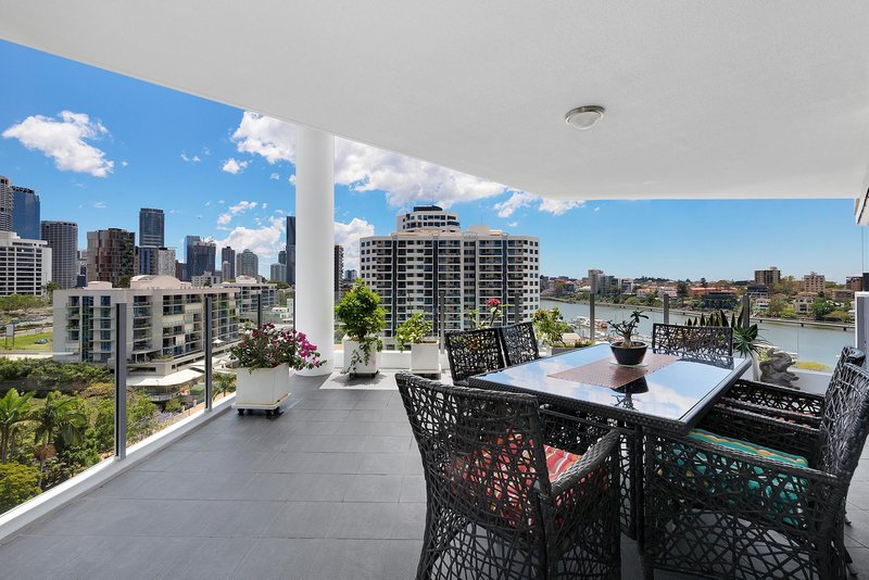 Photo - 206/1 O'Connell Street, Kangaroo Point QLD 4169 - Image 1
