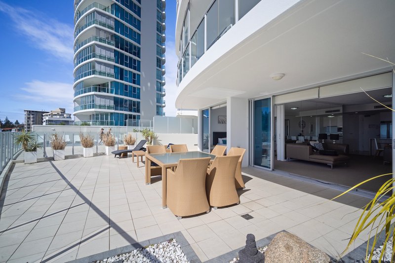 Photo - 206/110 Marine Parade 'Reflections Tower Two' , Coolangatta QLD 4225 - Image 10