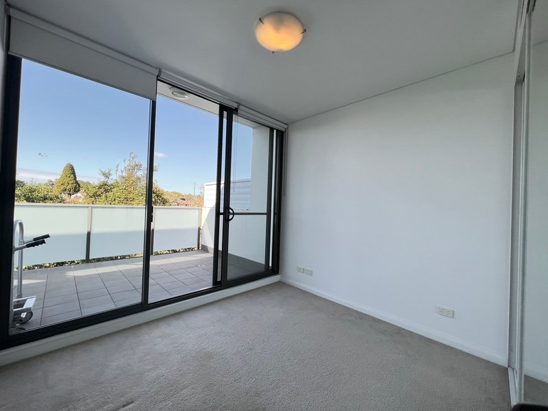 Photo - 206/11B Mashman Avenue, Kingsgrove NSW 2208 - Image 7