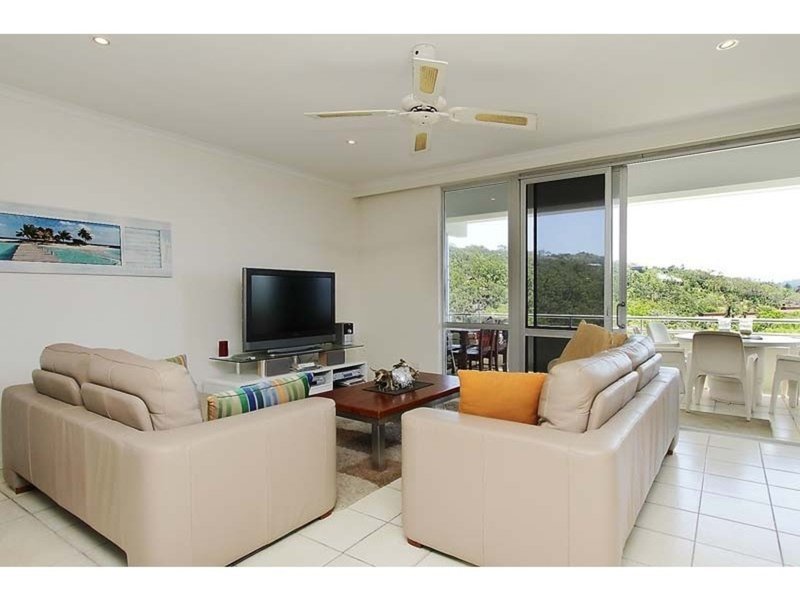 Photo - 206/2 Marina Drive, Poinciana Lodge Drive, Hamilton Island QLD 4803 - Image 4