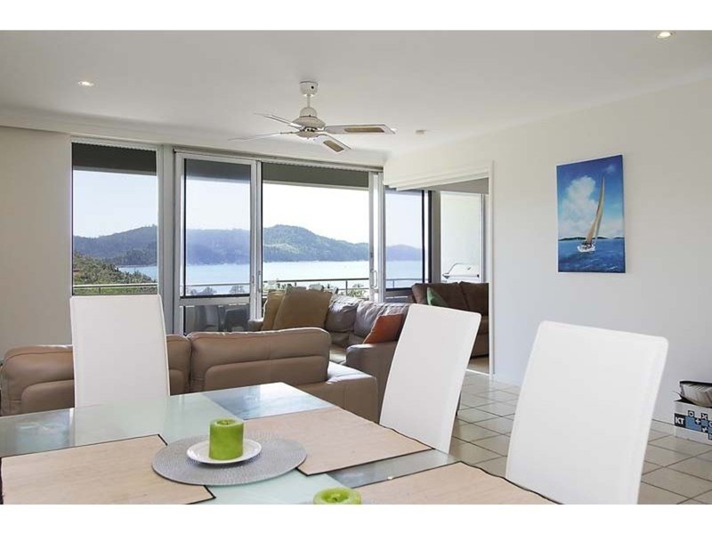 Photo - 206/2 Marina Drive, Poinciana Lodge Drive, Hamilton Island QLD 4803 - Image 7