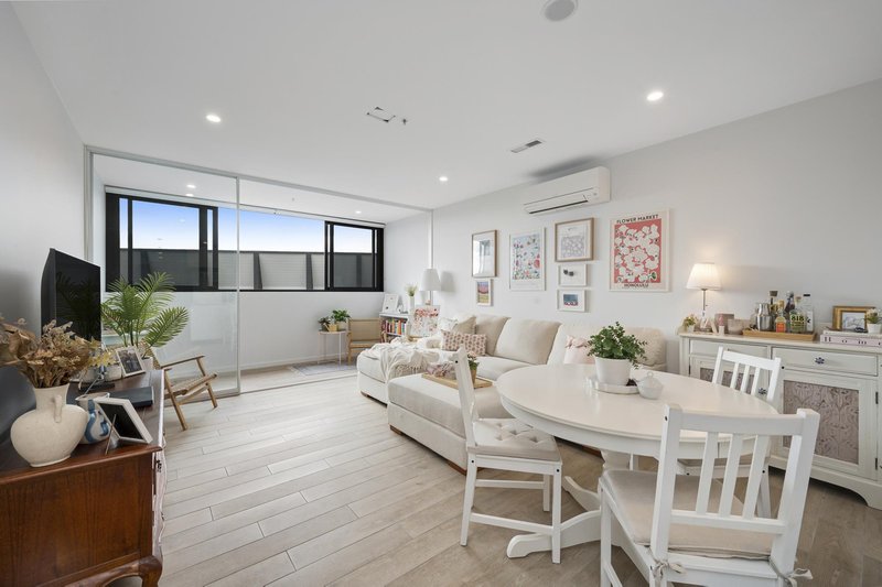 Photo - 206/2 Terry Connolly Street, Coombs ACT 2611 - Image 6