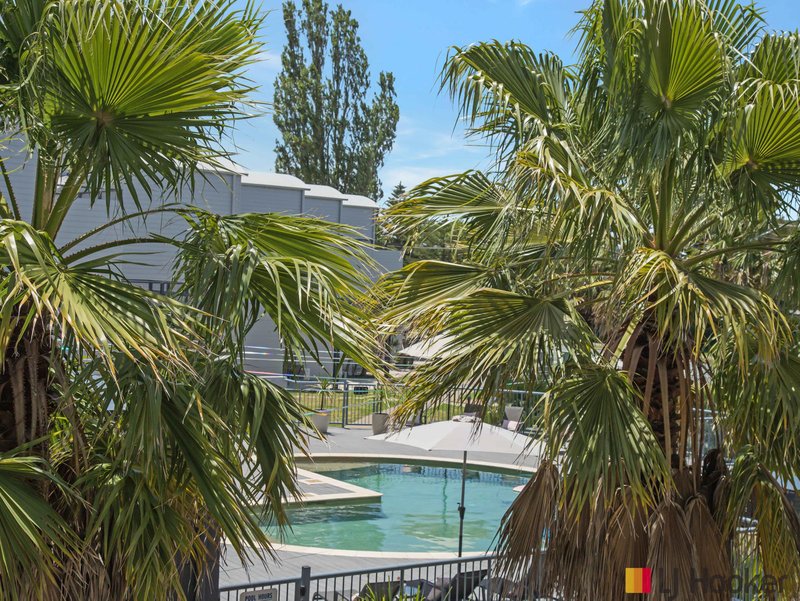 Photo - 206/202-208 Beach Road, Batehaven NSW 2536 - Image 1