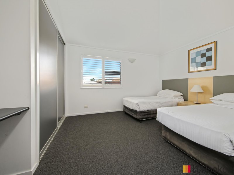 Photo - 206/202-208 Beach Road, Batehaven NSW 2536 - Image 13