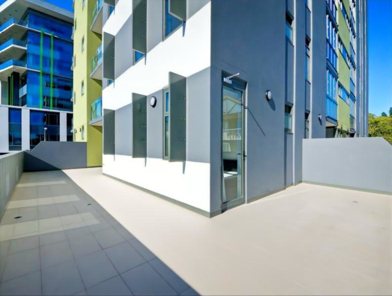 Photo - 206/27 Russell Street, South Brisbane QLD 4101 - Image 9