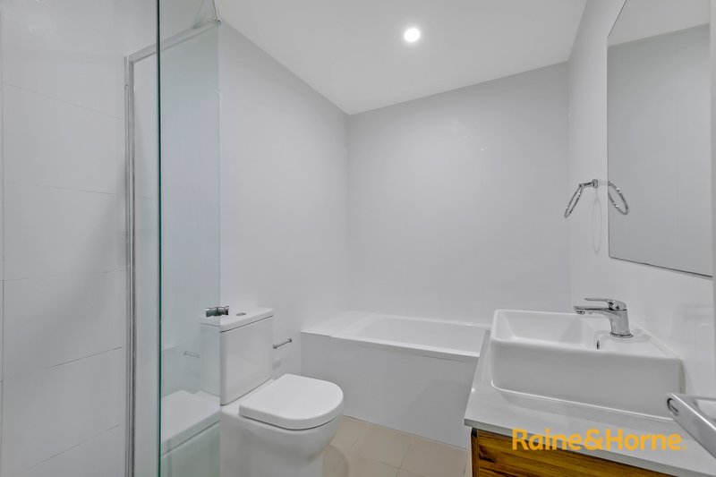 Photo - 206/2B Hazlewood Place, Epping NSW 2121 - Image 6