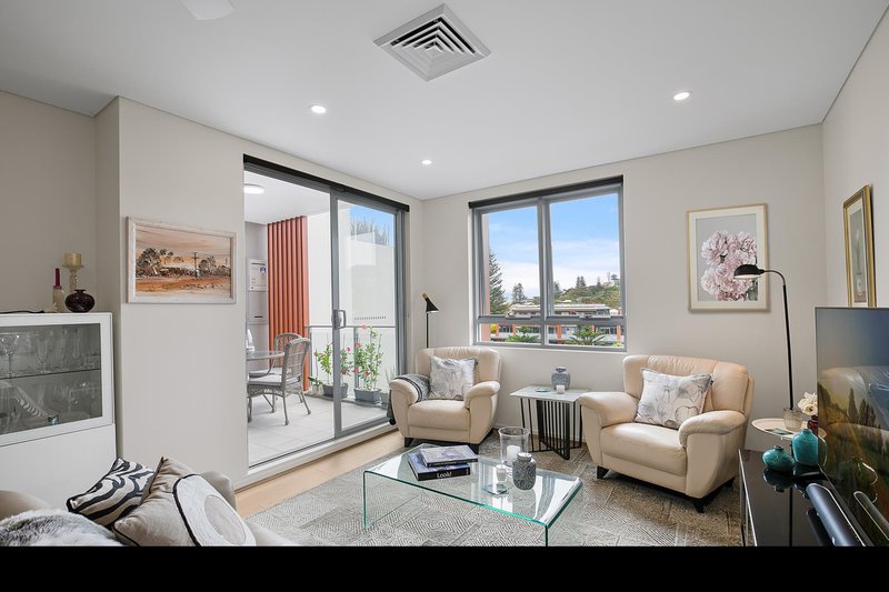 Photo - 206/3 Seaview Avenue, Newport NSW 2106 - Image 2