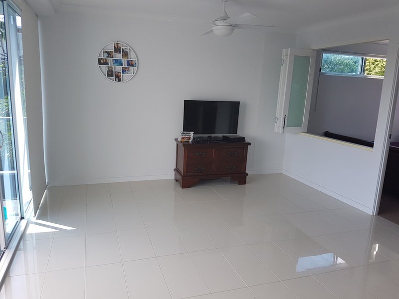 Photo - 206/33-37 Madang Crescent, Runaway Bay QLD 4216 - Image 3