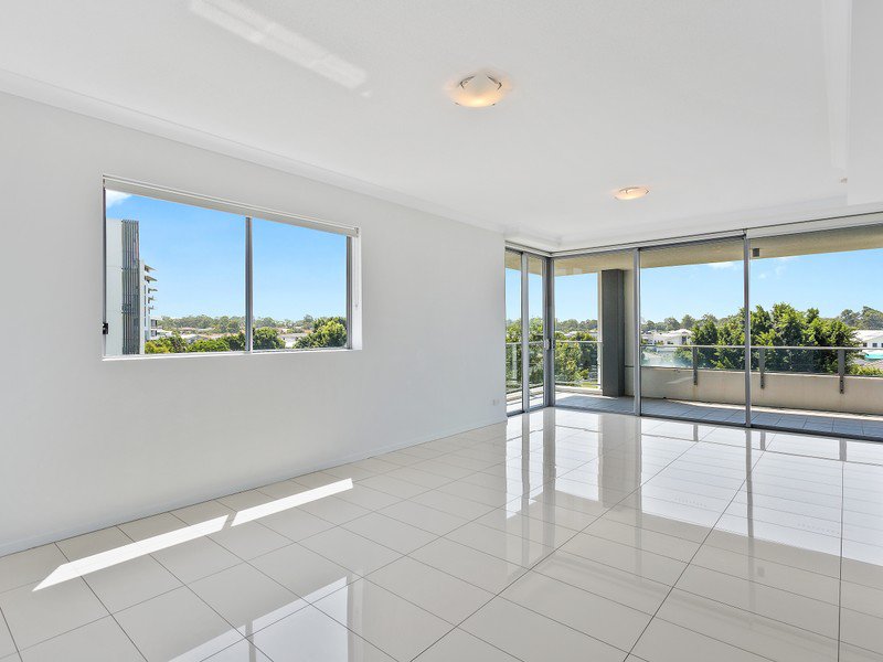 Photo - 206/41 Harbour Town Drive, Biggera Waters QLD 4216 - Image 3