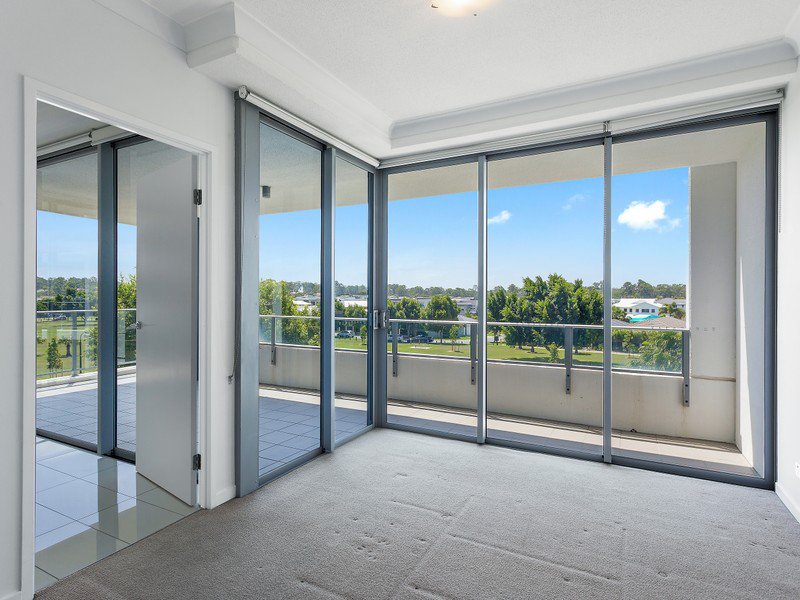 Photo - 206/41 Harbour Town Drive, Biggera Waters QLD 4216 - Image 5