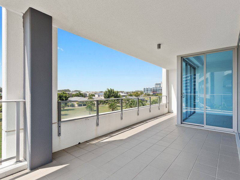 Photo - 206/41 Harbour Town Drive, Biggera Waters QLD 4216 - Image 9